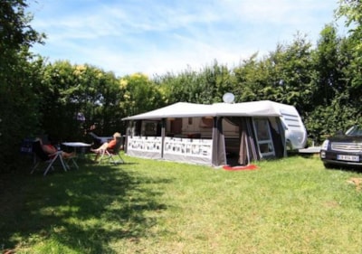 Comfort Package (1 tent, caravan or motorhome / 1 car / electricity 12A)