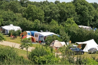 Comfort Package (1 tent, caravan or motorhome / 1 car / electricity 12A)