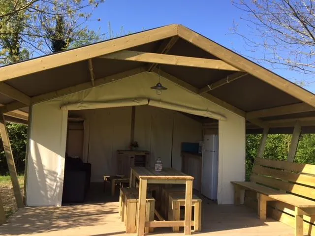 Tente Vendéenne Eden 21M² - 2 Chambres Terrasse Couverte 9M² - Sans Sanitaires
