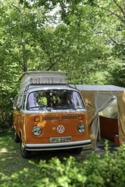 Kampeerplaats(en) - Standplaats : Tent / Caravan + Auto Of Camper / Vrachtwagen - Camping Sunêlia Col d'Ibardin