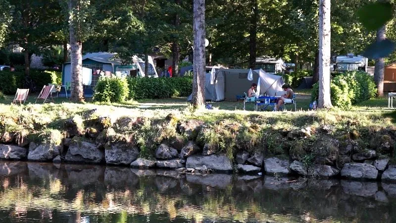 Emplacement Bord De Rivière