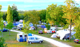 Emplacement - Emplacement Camping-Car / Caravane / Tente - Camping Quercy Vacances ****