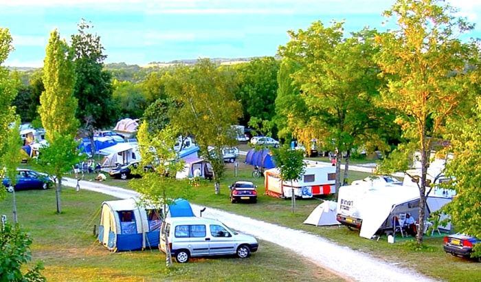 Emplacement Camping-Car / Caravane / Tente