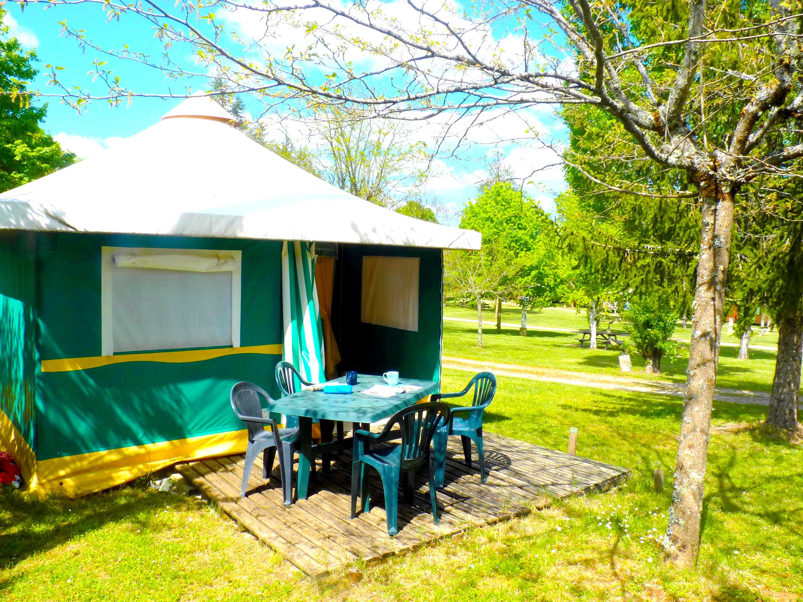 Location - Tente Toile Éco / 2 Chambres - Terrasse (Wc 150M) - Camping Quercy Vacances ****