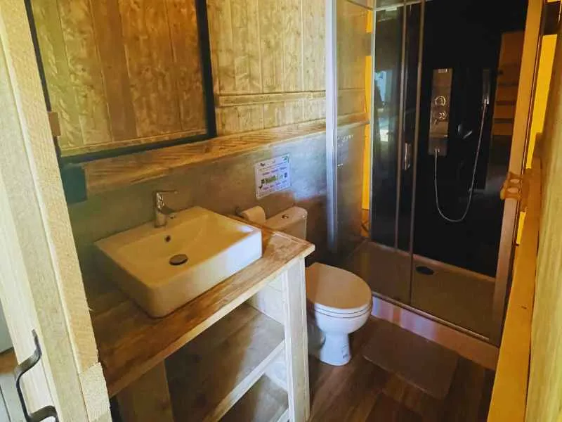 Lodge Taïga / 2 Chambres / Avec Sanitaires - Terrasse Sur Pilotis