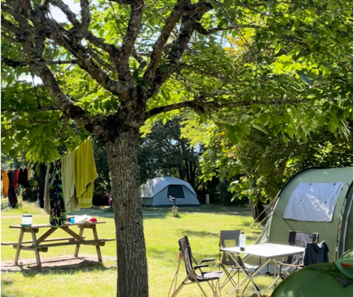 Emplacement Camping-Car / Caravane / Tente