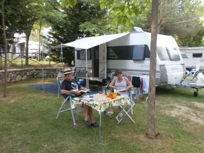 Piazzola Standard Per Roulotte, Camper, Tenda (Forfait Di Base 2 Persone)