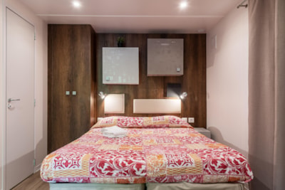 Bedroom Pearl Suite — 6