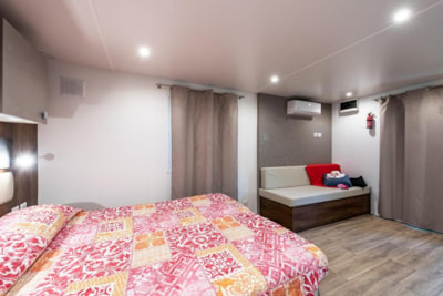 Bedroom Pearl Suite — 7