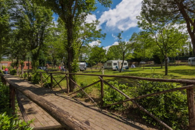 Large Pitch for Camping-car (2 persons included) — 4