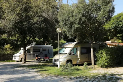 Piazzola Per Camper  (Max 7.00X6.00M)
