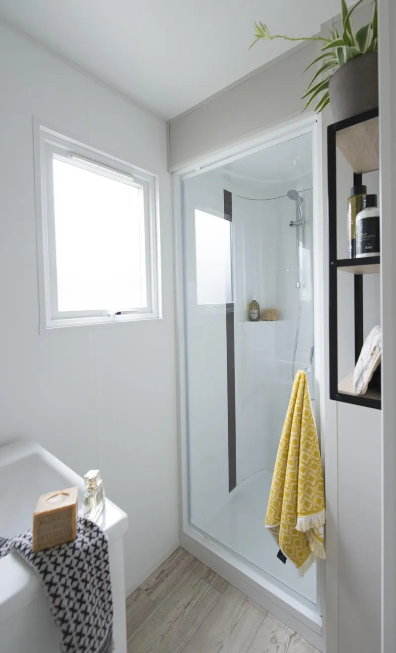 Mobil-Home Confort 25M² (2 Chambres) + Terrasse Semi-Couverte 10M² + Tv