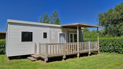 Comfort Stacaravan 32m² (3 bedrooms) + 10m² semi-covered terrace  + TV — 2