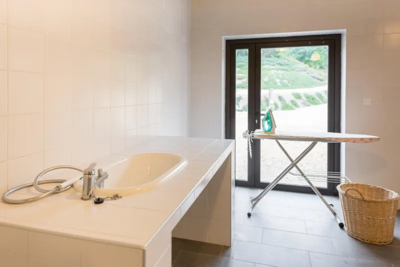 Emplacement Classique - >80 M²- Électricité 10A - 1 Véhicule - Eau À Proximité