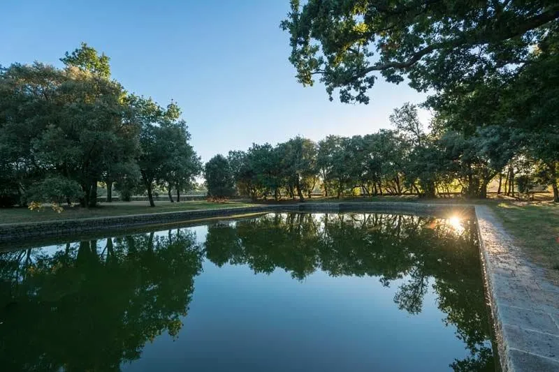 Emplacement Classique Supérieur - >100M² - Electricité 10 A - Eau À Proximité - 1 Vehicule