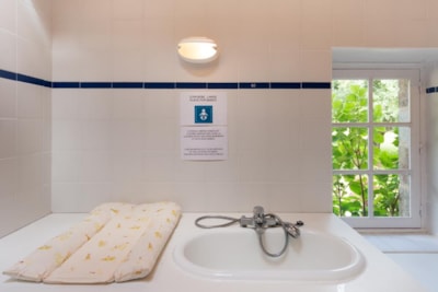 Confort Pitch - >110 m² - electricity 10 A - water - Water point - 1 vehicle — 9