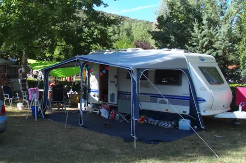 Emplacement - Forfait Confort Avec Électricité 6A - image n°2 - Camping Ile de la Comtesse
