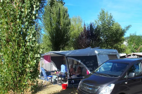 Emplacement - Forfait Confort Avec Électricité 6A - image n°1 - Camping Ile de la Comtesse