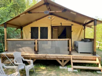 Mietunterkunft - Bali Safari Zelt 35M² Standard - 2 Schlafzimmer - Terrasse -  Individuele Toiletten In De Buurt - Flower Camping Mas de Champel