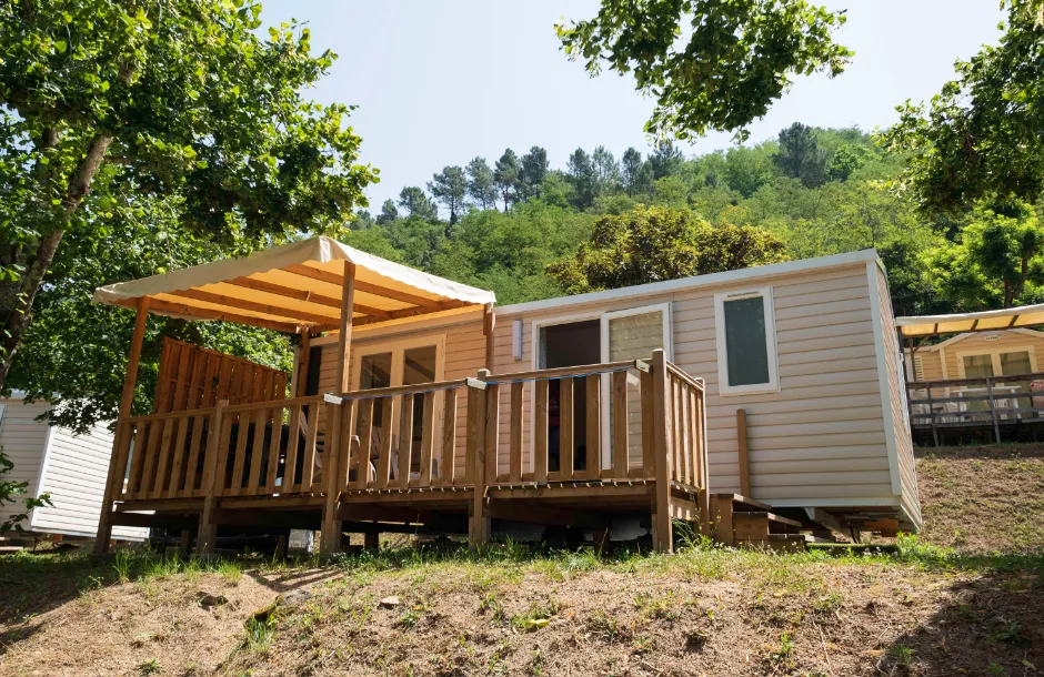 Mobile-Home 30m² - Confort - 2 chambres - Terrasse semi-couverte - TV - Clim