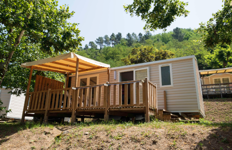 Mobile-Home Confort 32m² - 3 chambres - Terrasse couverte - TV - Climatisation