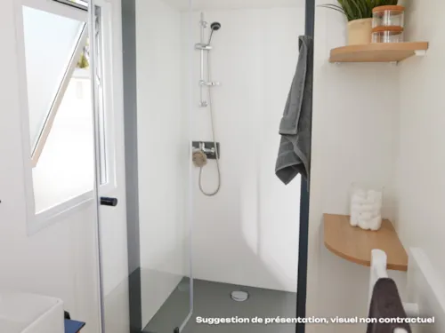 Accommodation - Homeflower Premium 29M² - 2 Bedrooms + Terrace - Tv + Ac + Sheets + Towels Included - image n°9 - Flower Camping Mas de Champel