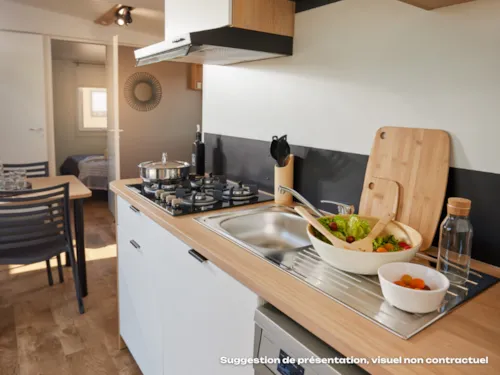 Huuraccommodatie(s) - Homeflower Premium 35M² - 3 Kamers - Terras - Tv - Airconditioning - Lakens + Handdoeken - image n°3 - Flower Camping Mas de Champel