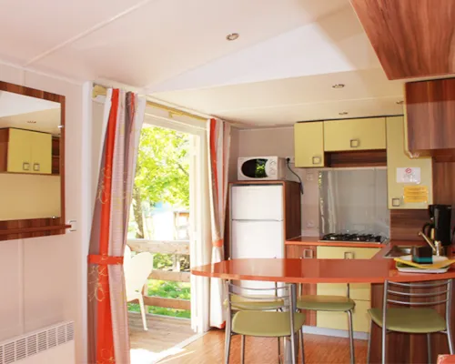 Accommodation - Mobile-Home Standard 32M² - 3 Bedrooms - Covered Terrace - Tv - Air Conditioning - image n°3 - Flower Camping Mas de Champel
