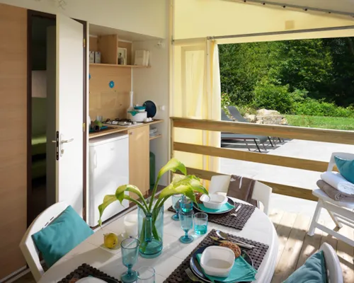 Accommodation - Mobile-Home Standard 32M² - 3 Bedrooms - Covered Terrace - Tv - Air Conditioning - image n°2 - Flower Camping Mas de Champel