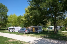 Camping Les Bords de Loue - image n°8 - Roulottes