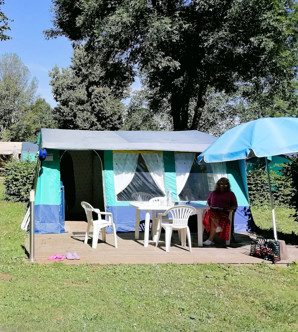Mietunterkunft - Zelt Bungalow 25M² - 2 Zimmer - Ohne Sanitäranlagen - Camping Les Bords de Loue