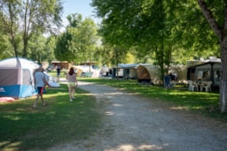 Camping Les Bords de Loue - image n°5 - Roulottes