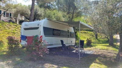 Pitch for motorhome/camper — 9