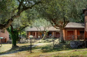 Mietunterkunft - Chalet Mit Veranda - Camping Village Cerquestra
