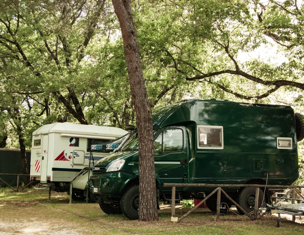 Emplacement - Emplacement Pour Camping-Car Et Caravane - Camping Village Cerquestra