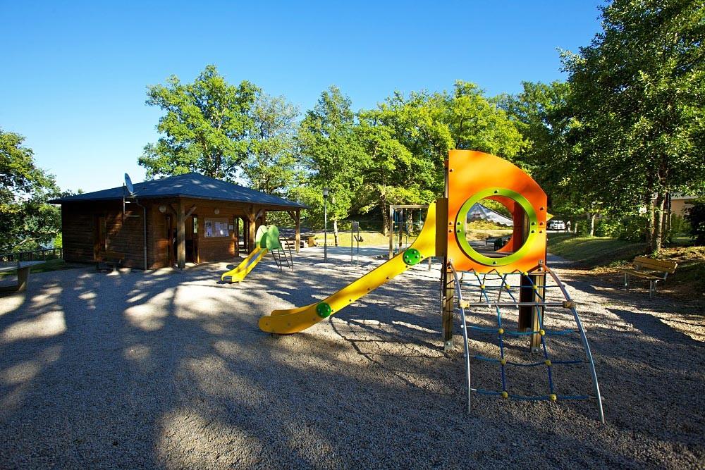 Établissement Camping Les Aubazines - Bort Les Orgues Établissement Camping Les Aubazines - Bort Les Orgues