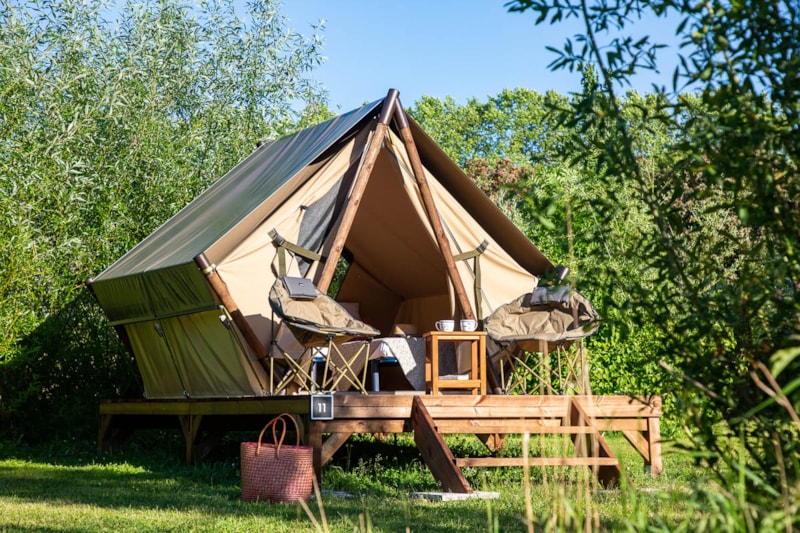 AUßERGEWÖHNLICHER Bivouac