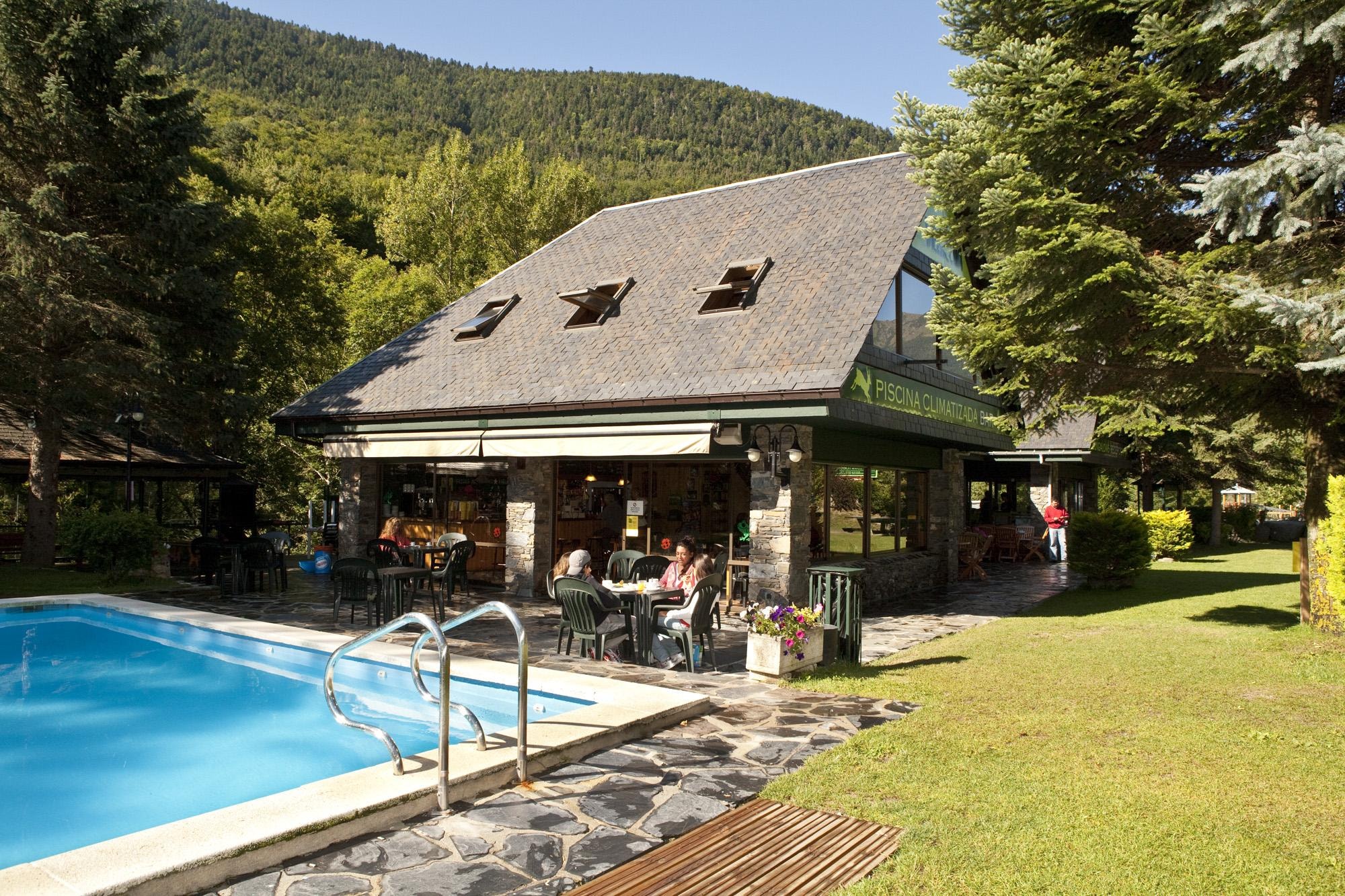 VERNEDA CAMPING MOUNTAIN RESORT — Photo 4