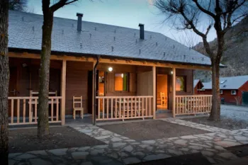 Mietunterkunft - Hütte - VERNEDA CAMPING MOUNTAIN RESORT