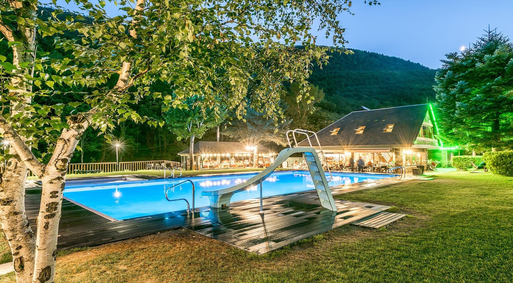 VERNEDA CAMPING MOUNTAIN RESORT — Photo 2