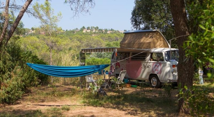 Emplacement  Caravane Classique Avec Électricité 6A