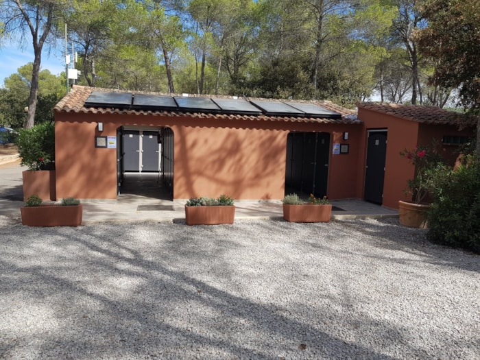 Emplacement  Tente Classique Avec Électricité 6A