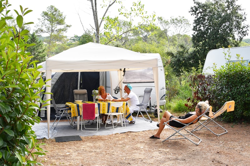 Pitch TENT CONFORT + electricity 10A + water point + wastewater connection
