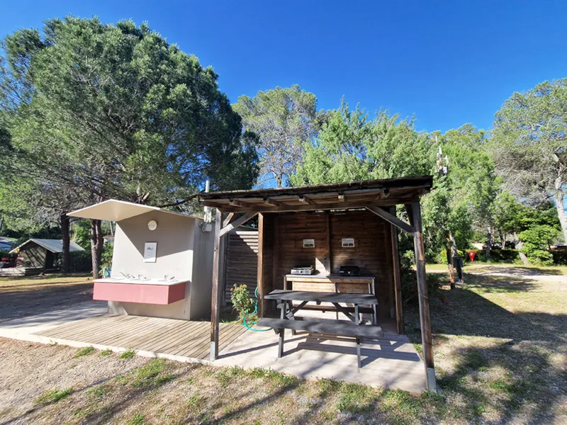 Cabane Quatro - 18M² - Insolites