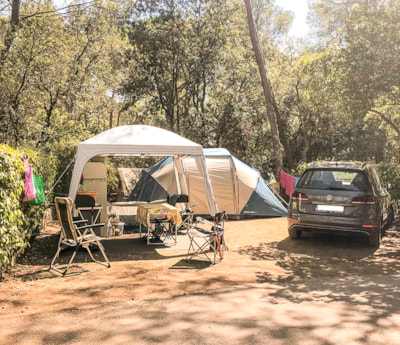 Pitch TENT CONFORT + electricity 10A + water point + wastewater connection — 4