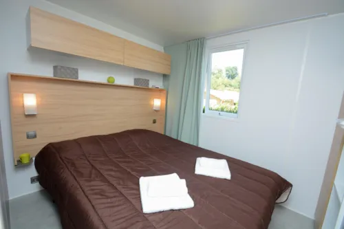 Accommodation - Cottage Lance 2 Bedrooms (Air-Conditioning) **** - Quartier Roche Colombe - image n°6 - YELLOH! VILLAGE - LE COUSPEAU