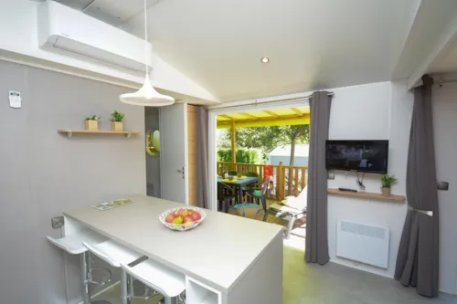 Accommodation - Cottage Lance 2 Bedrooms (Air-Conditioning) **** - Quartier Roche Colombe - image n°2 - YELLOH! VILLAGE - LE COUSPEAU