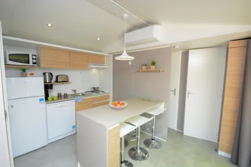 Accommodation - Cottage Lance 2 Bedrooms (Air-Conditioning) **** - Quartier Roche Colombe - image n°4 - YELLOH! VILLAGE - LE COUSPEAU