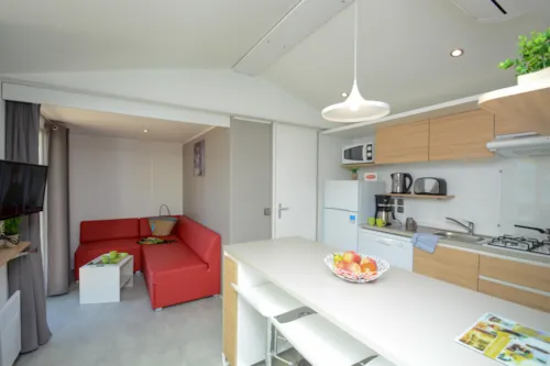 Accommodation - Cottage Lance 2 Bedrooms (Air-Conditioning) **** - Quartier Roche Colombe - image n°3 - YELLOH! VILLAGE - LE COUSPEAU