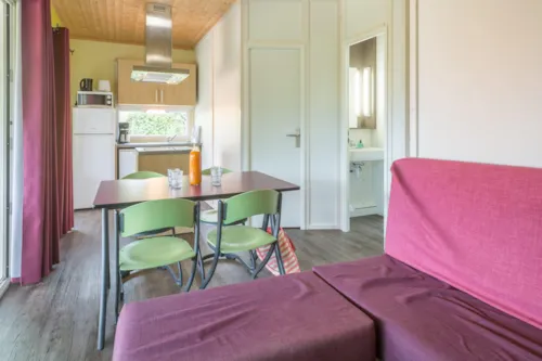 Accommodation - Chalet Pomerolle 2 Bedrooms (Air-Conditioning) **** - Quartier Bellevue - image n°4 - YELLOH! VILLAGE - LE COUSPEAU